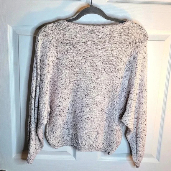 Kendall + Kylie Long Sleeve Boho Cropped Knit Sweater. Small - Picture 2 of 6